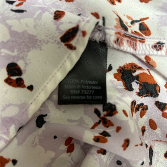 Simply Vera Vera Wang Womens Shirt Floral Lavender White Rust V-neck Ruffle XL - Picture 5 of 6